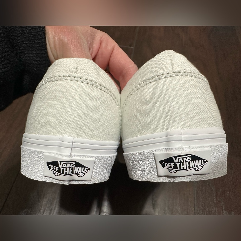 Vans Women’s True White Slip-On Sneakers Size 8 - Picture 5 of 12